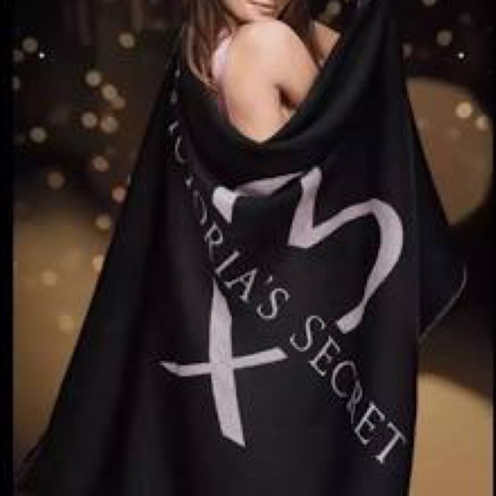 Victoria's Secret Super Soft Cozy Blanket